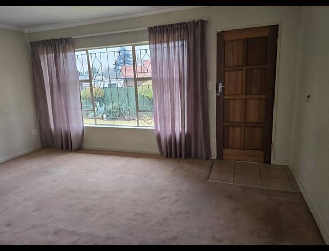 2 BEDROOM TOWNHOUSE FOR SALE IN DUNNOTTAR